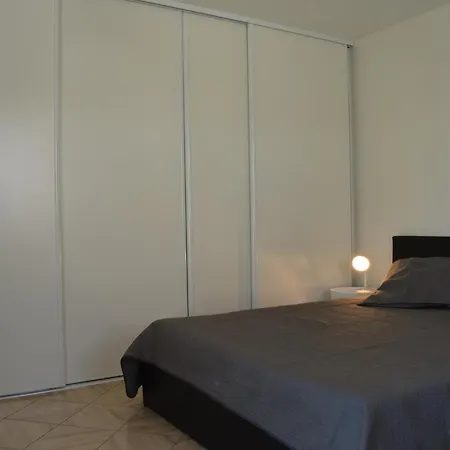 Elegant T2 Avec Jardin, Secteur Calme, Proche Et Commerces - - Fr-1-225-650 Holiday home *