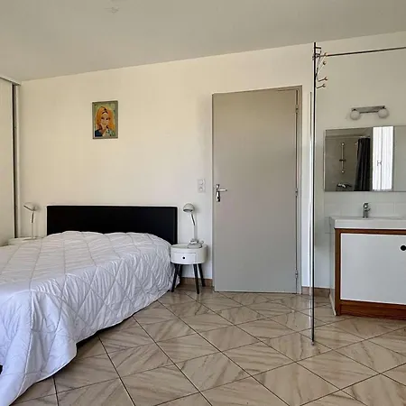 Holiday home Elegant T2 Avec Jardin, Secteur Calme, Proche Et Commerces - - Fr-1-225-650 *