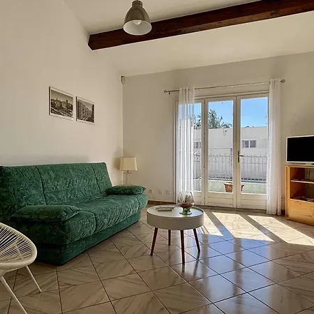 Elegant T2 Avec Jardin, Secteur Calme, Proche Et Commerces - - Fr-1-225-650