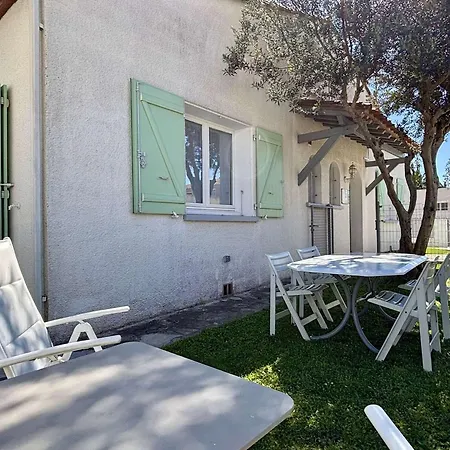 Holiday home Elegant T2 Avec Jardin, Secteur Calme, Proche Et Commerces - - Fr-1-225-650